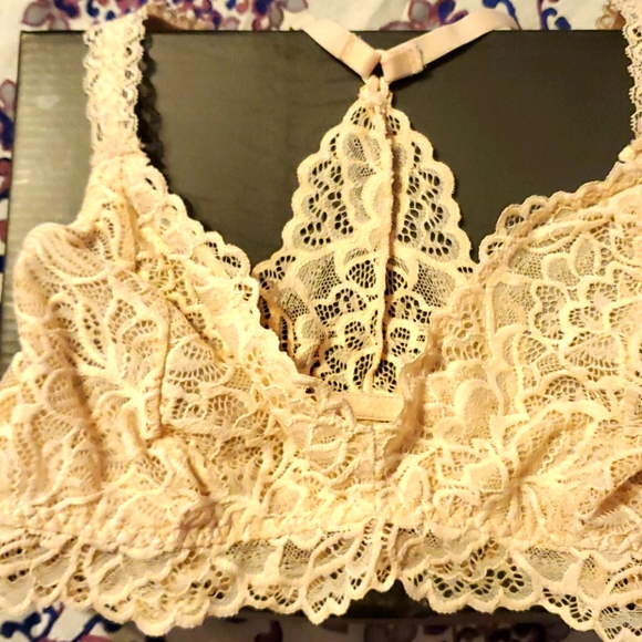 Peach/nude bralette. - Picture 1 of 3